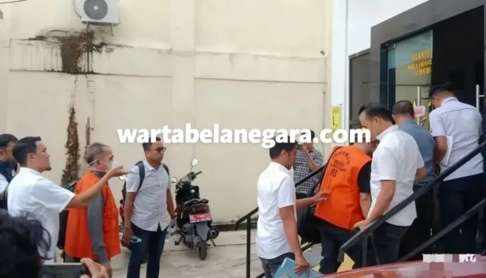 Polda Sulbar Limpahkan Tiga Tersangka Beserta BB Kasus Korupsi Pintu Gerbang Kota Mamuju ke Kejari