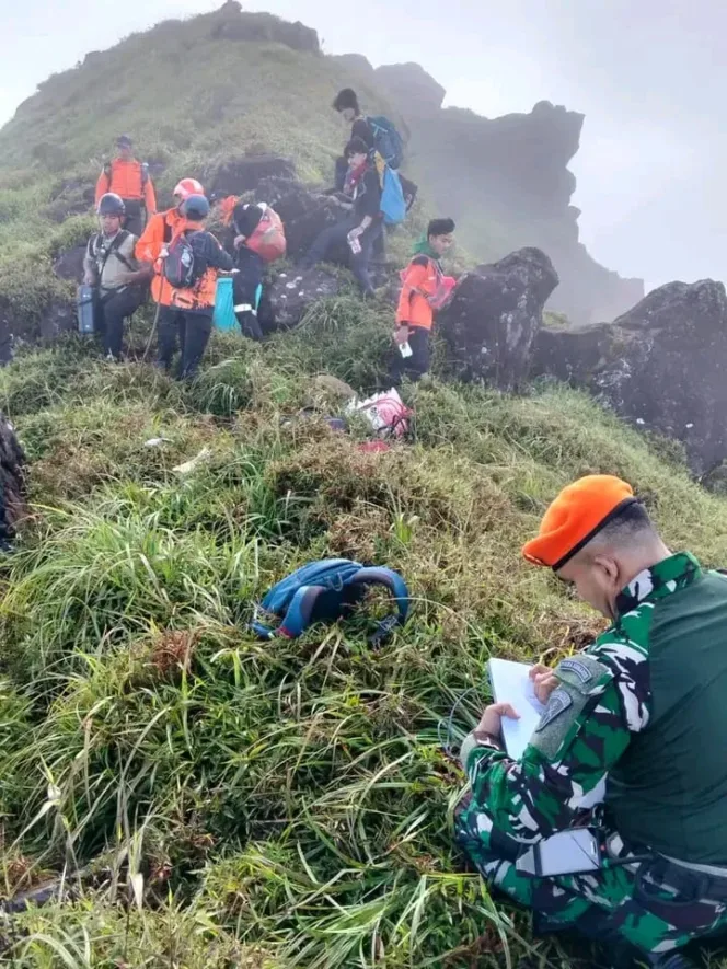 BREAKING NEWS: Pagi Ini Tim SAR Gabungan Menemukan Titik Utama Jatuhnya Pesawat ATR 42-500 Indonesia Air Transport di Wilayah Gunung Bantimurung