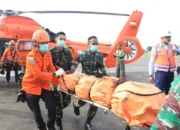Satu Jenazah Korban Jatuhnya Pesawat ATR 42-500 Berhasil Dievakuasi ke Lanud Sultan Hasanuddin