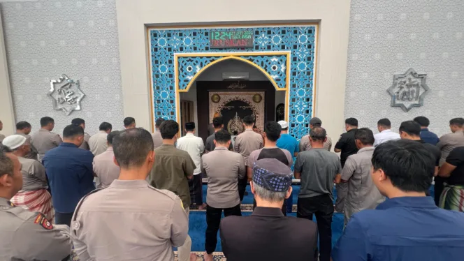 Polres Garut Laksanakan Sholat Goib, Doakan 2 Personil Polres Cimahi Yang Gugur Saat Tugas Kemanusiaan