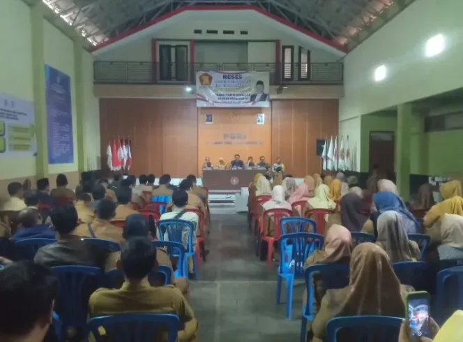 Ketua Komisi IV DPRD Garut Asep Rahmat Gelar Reses Pendidikan di Kecamatan Malangbong