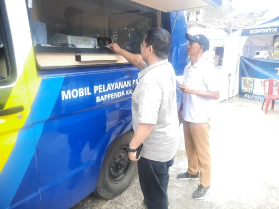 Mobil Pajak Keliling Bappenda Bogor Diserbu Warga Puspa Raya