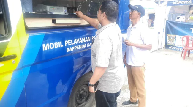 Mobil Pajak Keliling Bappenda Bogor Diserbu Warga Puspa Raya