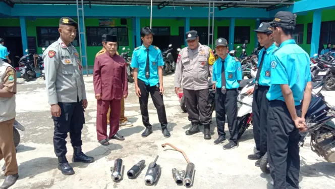 Pihak Sekolah Gandeng Polsek Sukawening Tertibkan Knalpot Brong