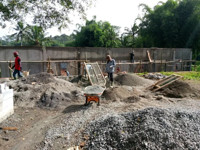 Pembangunan Gedung KDMP Desa Sukajaya Libatkan Tenaga Kerja Lokal