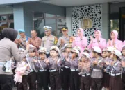 Hangat Dan Penuh Keceriaan, Polres Garut Terima Kunjungan TK Kemala Bhayangkari 15 Dan 23 Dalam Giat Polisi Sahabat Anak