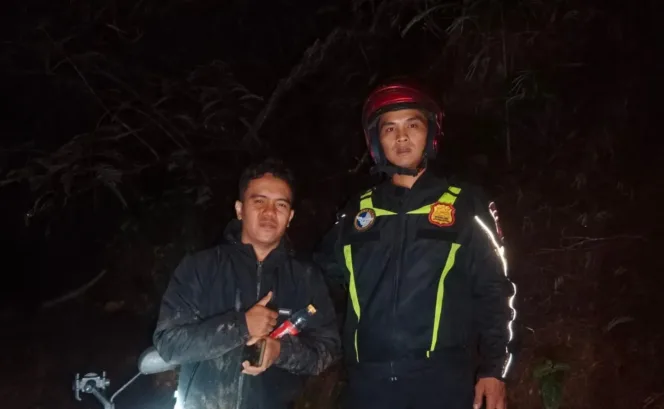 Tersesat Di Hutan Legok Demplon, Polsek Limbangan Berhasil Evakuasi Warga Dalam Kondisi Selamat