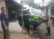 Polsek Bayongbong SigapTangani Laka Lantas Di Bayongbong, Dua Kendaraan Roda 4 Alami Kerusakan