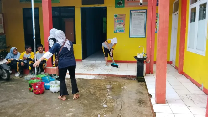 SLB BC YGP Cibatu Laksanakan Kegiatan Jumsih