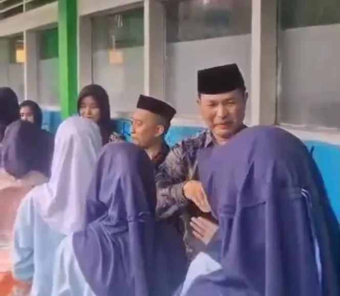 Menjelang Bulan Suci Ramadhan, SMPN 1 Sukawening Mengadakan Kuramasan Dan Saling Memaafkan