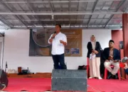 H Mikail Dan H Cepi Tokoh Masyarakat Yang Peduli Dalam Pembangunan Mushola SDN Mekarasih 1 Malangbong