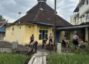 Polres Garut Gelar Gerakan Bersih-Bersih Masjid, Wujudkan Lingkungan Aman Dan Sehat