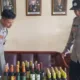 Cipta Kondisi Jelang Ramadhan, Polsek Pasirwangi Sita 36 Botol Miras Dari Satu Rumah Warga