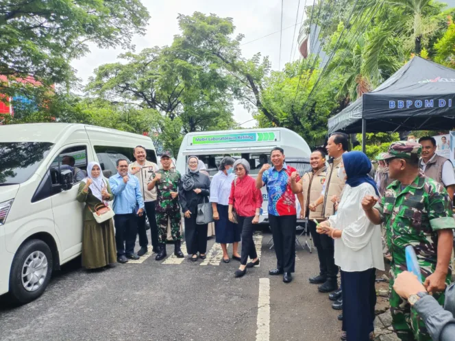 Dandim 1408/Makassar Mendampingi  Komisi IX DPR RI Giat Kunjungan Kecamatan Makassar Di Kota Makassar