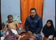 Abah Muda Ketua Pemuda Akhir Zaman Menengok Parid Nurjamil Akibat Terkena Sengatan Listrik di Kp. Cilemah