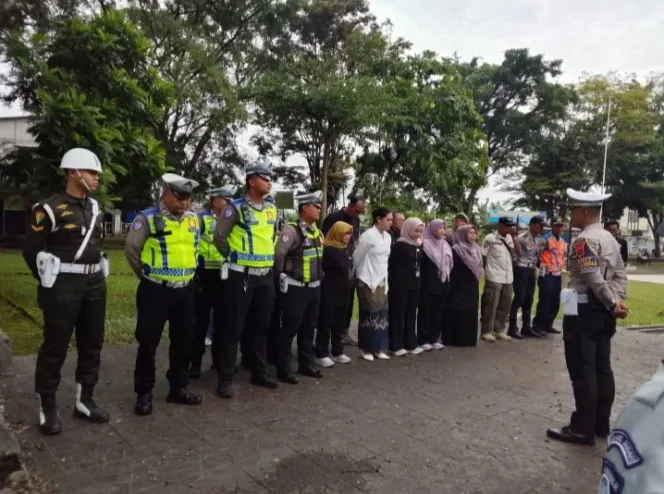 Ipda Adi M Kurniawan Pimpin Giat KTMDU di Seputaran Alun-Alun Tarogong