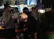 Polsek Tarogong Kidul Bubarkan Perang Sarung Di Jalan Proklamasi, Satu Sepeda Motor Diamankan