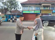 Indahnya Berbagi Di Bulan Ramadhan, Polsek Kadungora Tebar Takjil Untuk Masyarakat