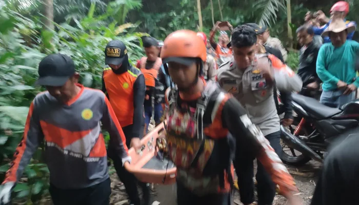 Duka Di Sungai Cikandang, Tim SAR Gabungan Temukan Korban Hanyut Di Pakenjeng