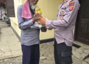 Ramadhan Penuh Berkah, Polsek Cibatu Bagikan 100 Paket Sembako  Untuk Dhuafa Dan Anak Yatim