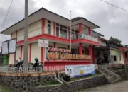 Perangkat Desa Kutawaringin Kecamatan Salawu Dibulan Ramadhan Tetap Semangat Layani Masyarakat