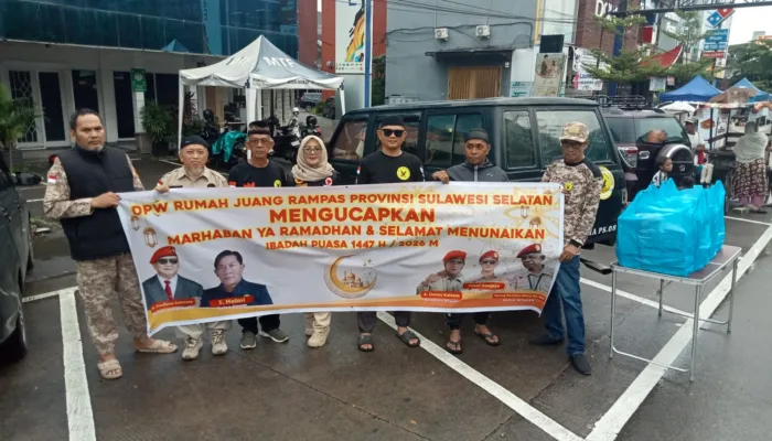 DPW Rampas Berdaulat 08 Sulsel dan DPD Rampas Berdaulat Kota Makassar Gelar Berbagi Takjil Dan Berbuka Puasa Ramadhan 1447 H