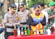 Jelang OPS ketupat Lodaya 2026, Polres Garut Musnahkan 1852 Botol Miras Dan 704 Knalpot Brong